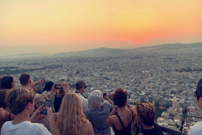 Private evening tour of Athens' illuminated landmarks
